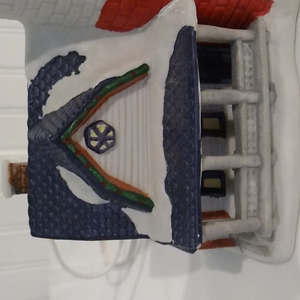 NWOT Lighthouse - Picture 5 of 13